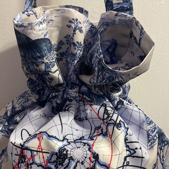 Christian Dior Around The World String Pouch - Picture 4 of 12